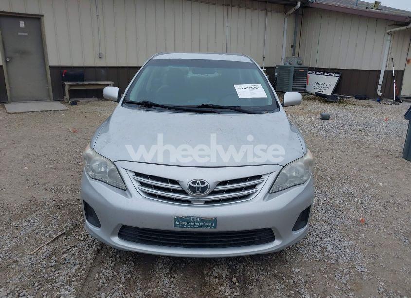 Photo 12 of 2013 Toyota Corolla LE (VIN 2T1BU4EE4DC968588)