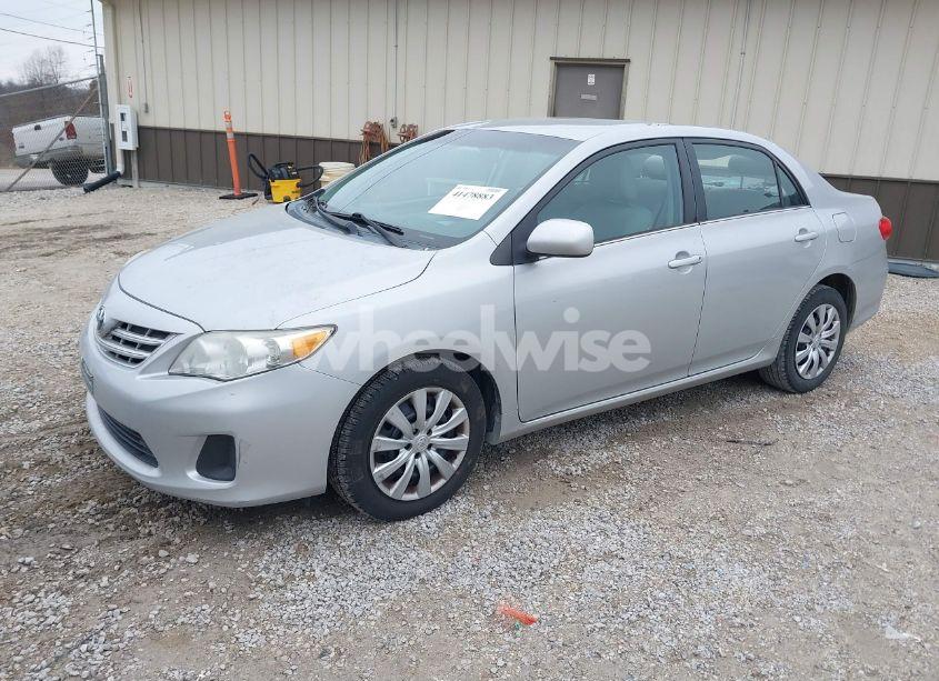 Photo 2 of 2013 Toyota Corolla LE (VIN 2T1BU4EE4DC968588)
