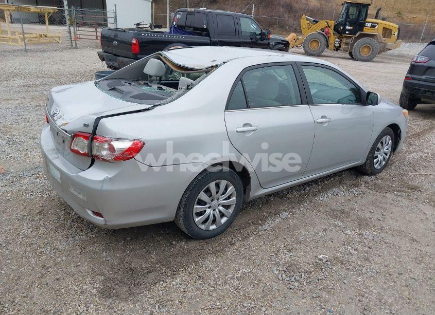 Photo 4 of 2013 Toyota Corolla LE (VIN 2T1BU4EE4DC968588)