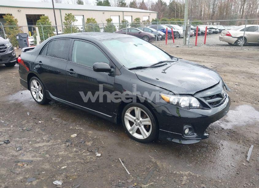 2013 Toyota Corolla S (VIN 2T1BU4EE4DC980210) main photo