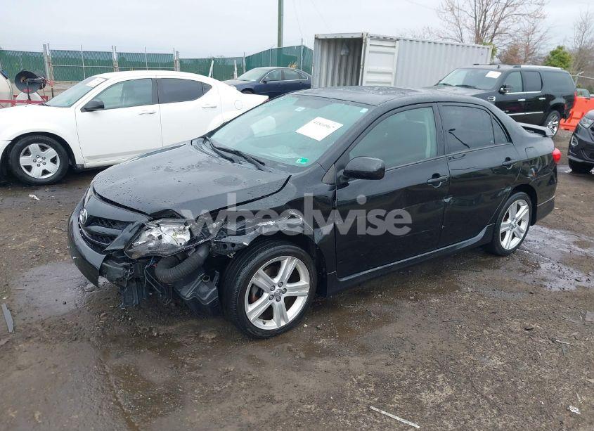 Photo 2 of 2013 Toyota Corolla S (VIN 2T1BU4EE4DC980210)