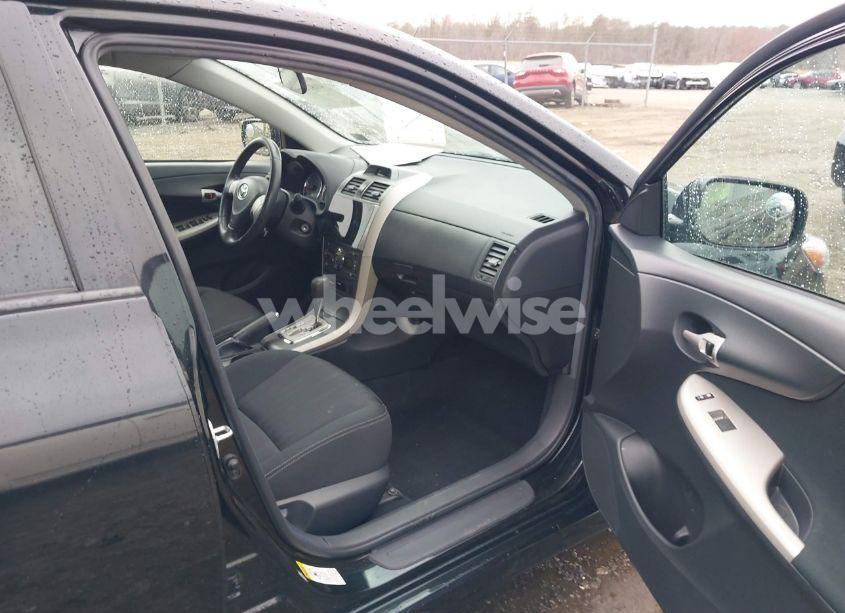 Photo 5 of 2013 Toyota Corolla S (VIN 2T1BU4EE4DC980210)