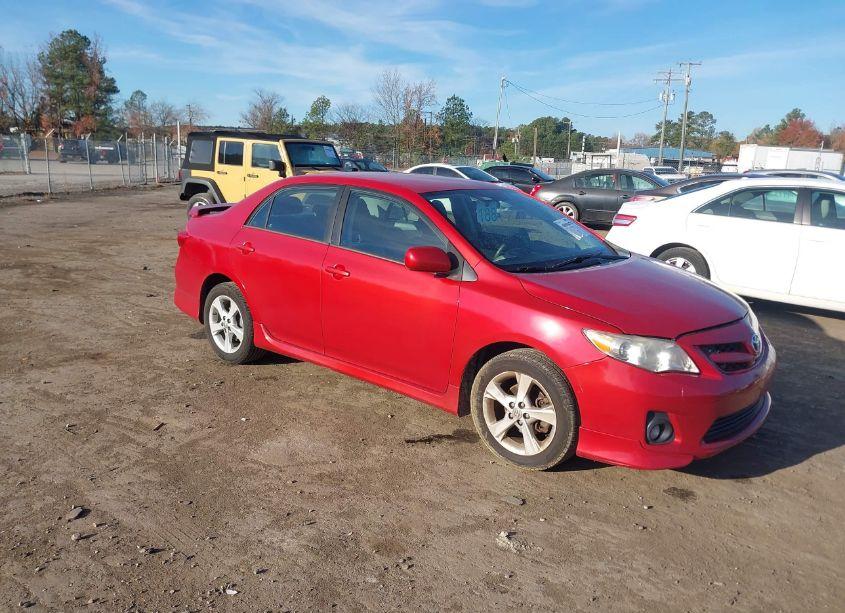 2013 Toyota Corolla S (VIN 2T1BU4EE4DC987495) main photo