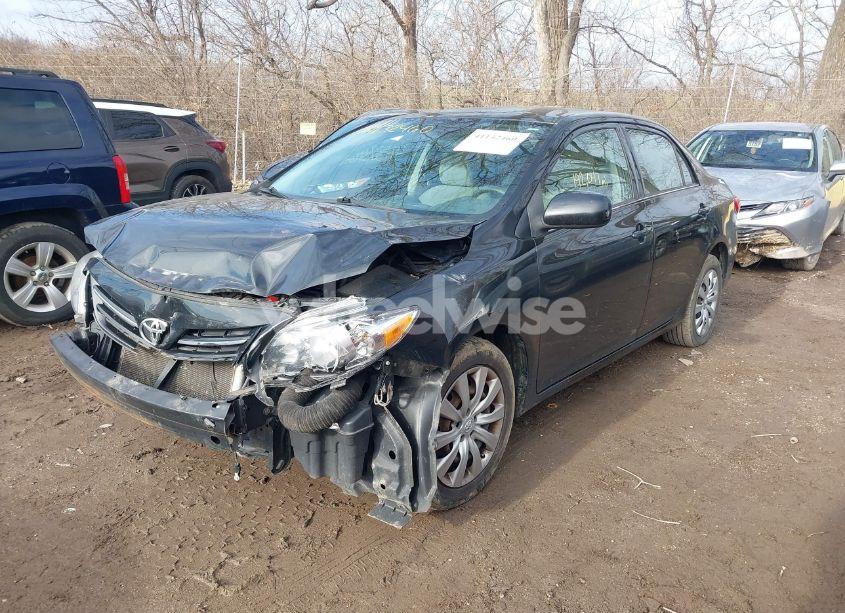 Photo 2 of 2013 Toyota Corolla LE (VIN 2T1BU4EE4DC987884)