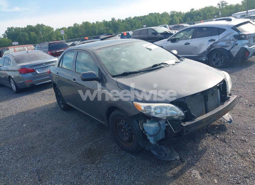 2013 Toyota Corolla L (VIN 2T1BU4EE4DC993801) main photo