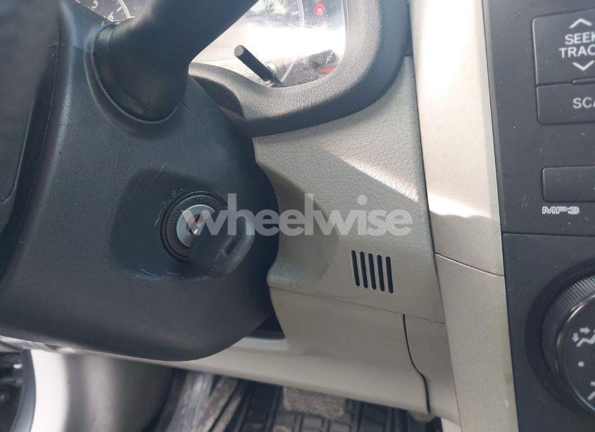 Photo 11 of 2013 Toyota Corolla L (VIN 2T1BU4EE4DC993801)