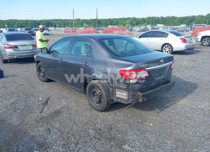 Photo 3 of 2013 Toyota Corolla L (VIN 2T1BU4EE4DC993801)