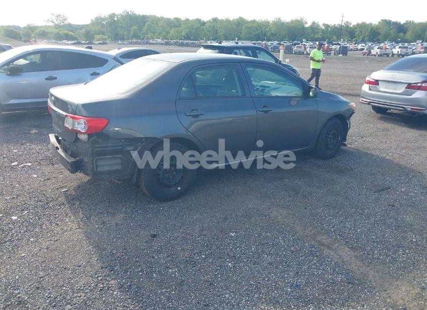 Photo 4 of 2013 Toyota Corolla L (VIN 2T1BU4EE4DC993801)