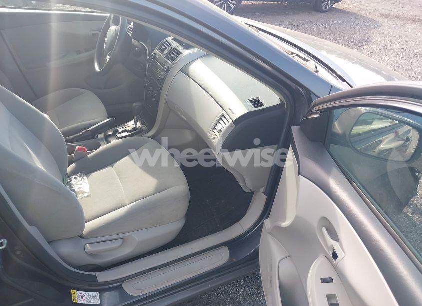 Photo 5 of 2013 Toyota Corolla L (VIN 2T1BU4EE4DC993801)