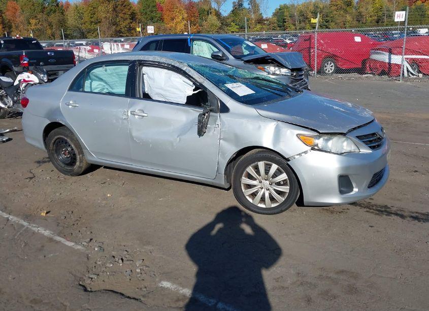2013 Toyota Corolla LE (VIN 2T1BU4EE4DC994866) main photo