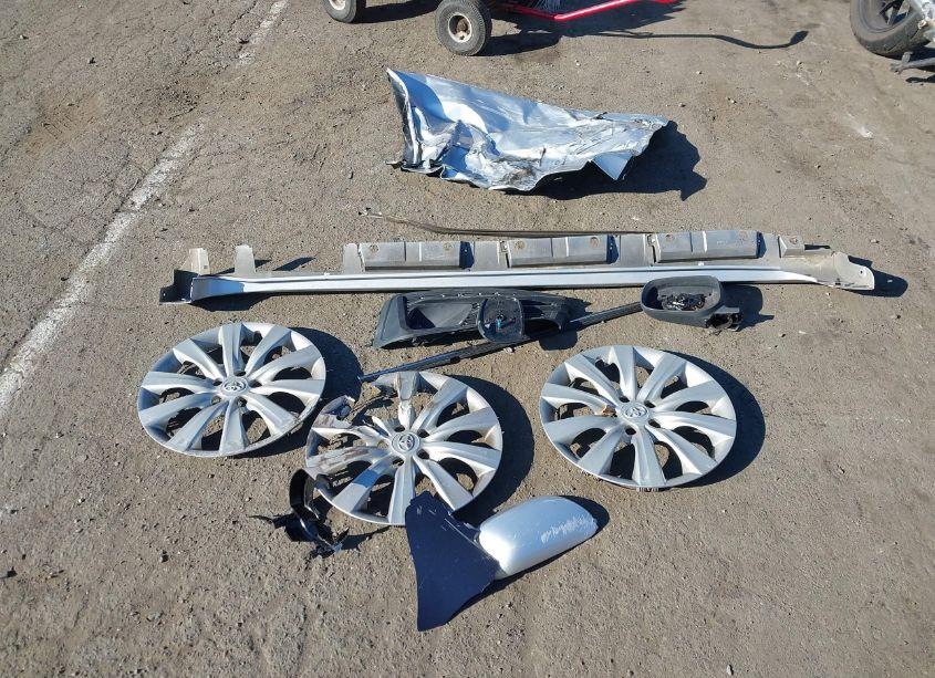 Photo 12 of 2013 Toyota Corolla LE (VIN 2T1BU4EE4DC994866)