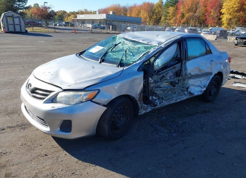 Photo 2 of 2013 Toyota Corolla LE (VIN 2T1BU4EE4DC994866)