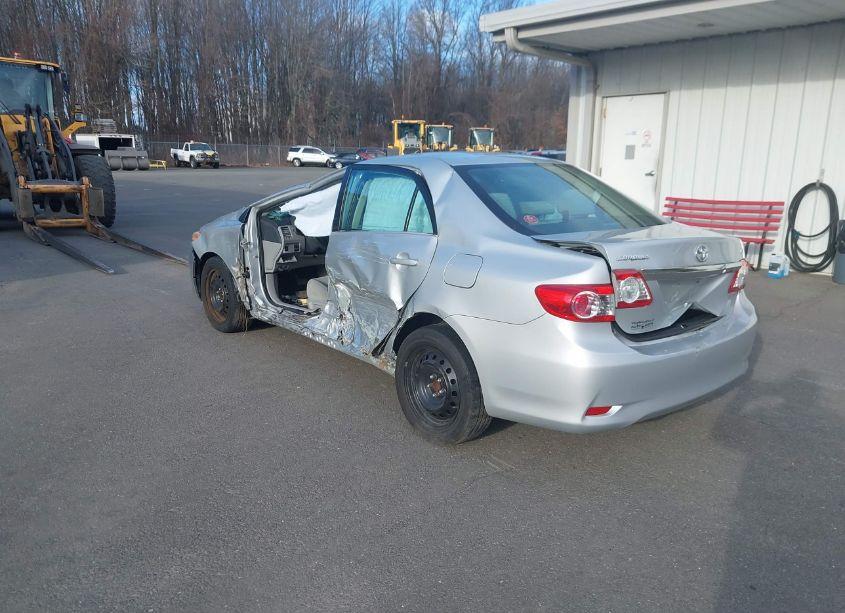 Photo 3 of 2013 Toyota Corolla LE (VIN 2T1BU4EE4DC994866)