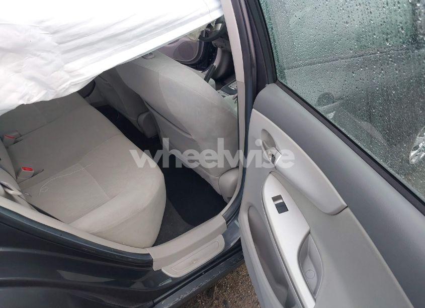 Photo 8 of 2010 Toyota Corolla LE (VIN 2T1BU4EE5AC265092)