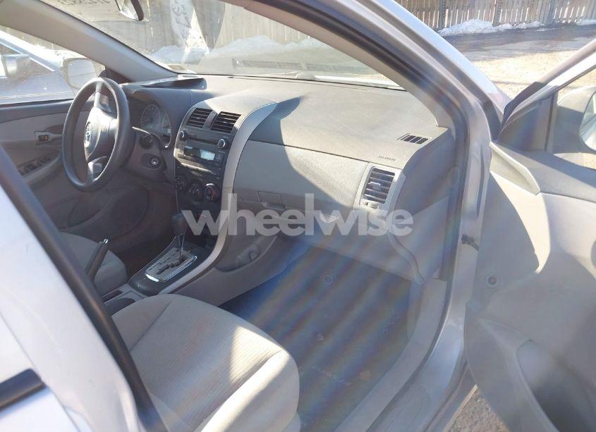 Photo 5 of 2010 Toyota Corolla LE (VIN 2T1BU4EE5AC312993)