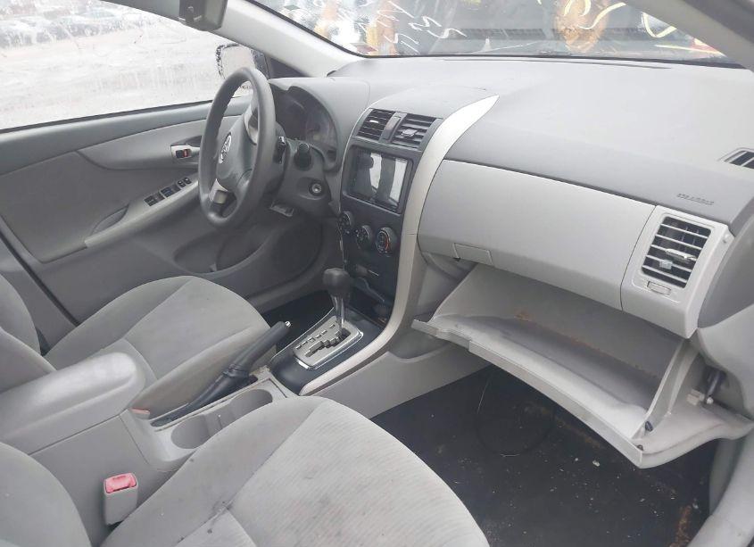 Photo 5 of 2010 Toyota Corolla LE (VIN 2T1BU4EE5AC510750)