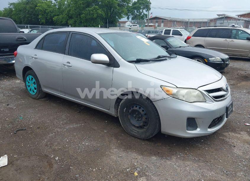 2011 Toyota Corolla LE (VIN 2T1BU4EE5BC547878) main photo