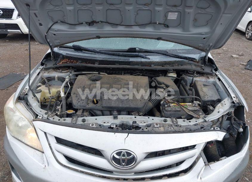 Photo 10 of 2011 Toyota Corolla LE (VIN 2T1BU4EE5BC547878)