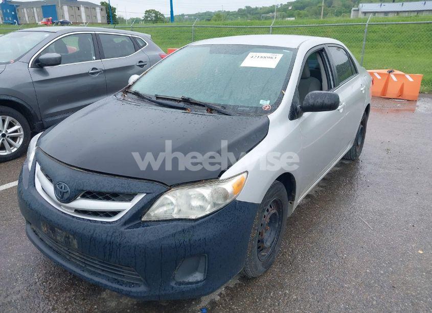 Photo 2 of 2011 Toyota Corolla LE (VIN 2T1BU4EE5BC563739)