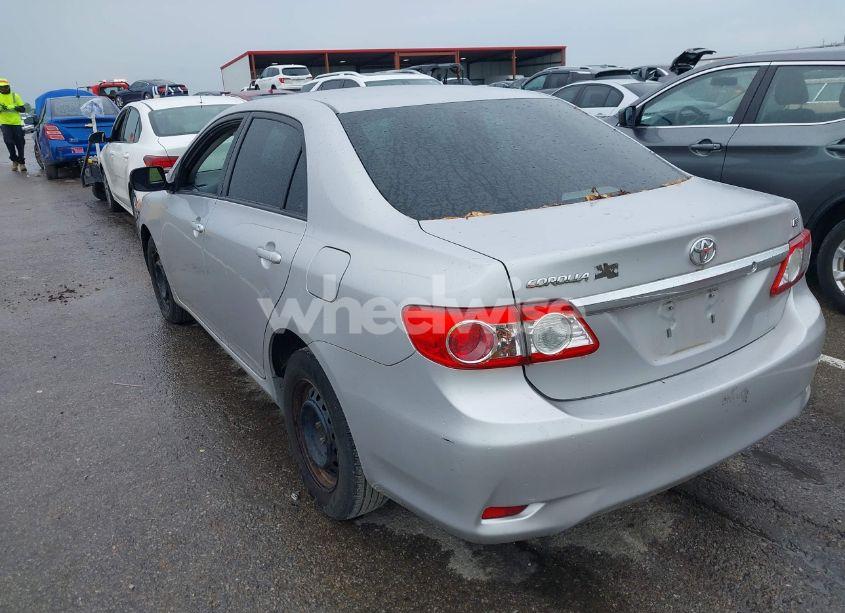 Photo 3 of 2011 Toyota Corolla LE (VIN 2T1BU4EE5BC563739)
