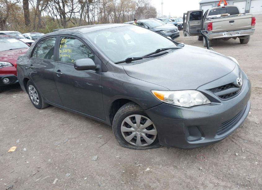 2011 Toyota Corolla LE (VIN 2T1BU4EE5BC588981) main photo