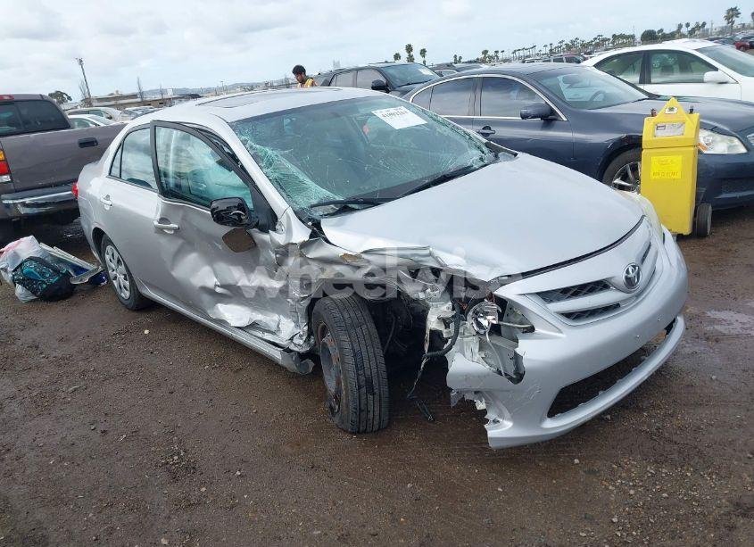 2011 Toyota Corolla LE (VIN 2T1BU4EE5BC594215) main photo