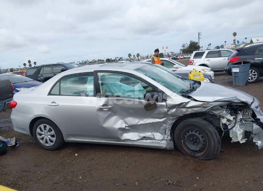 Photo 13 of 2011 Toyota Corolla LE (VIN 2T1BU4EE5BC594215)