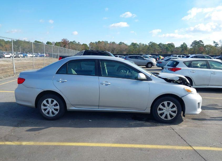 Photo 13 of 2011 Toyota Corolla LE (VIN 2T1BU4EE5BC645552)
