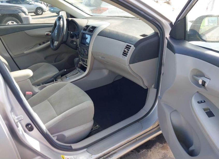 Photo 5 of 2011 Toyota Corolla LE (VIN 2T1BU4EE5BC645552)