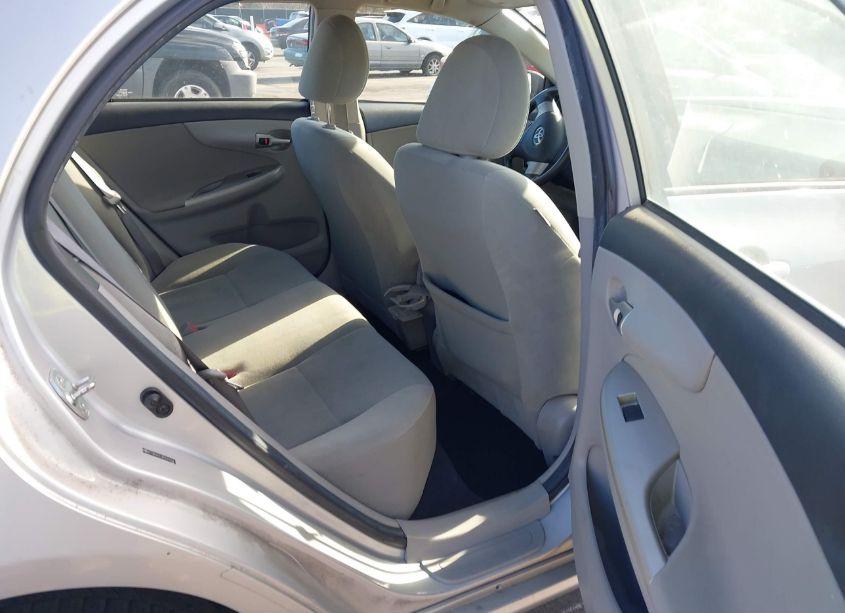 Photo 8 of 2011 Toyota Corolla LE (VIN 2T1BU4EE5BC645552)