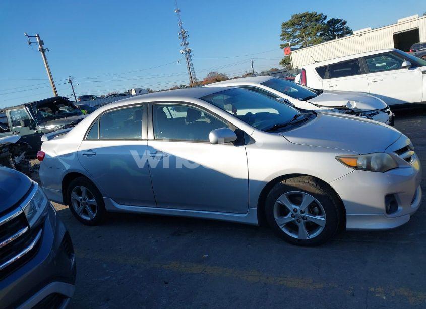 Photo 13 of 2011 Toyota Corolla S (VIN 2T1BU4EE5BC656938)