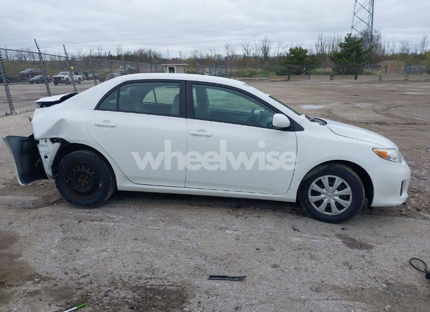 Photo 13 of 2011 Toyota Corolla LE (VIN 2T1BU4EE5BC668913)