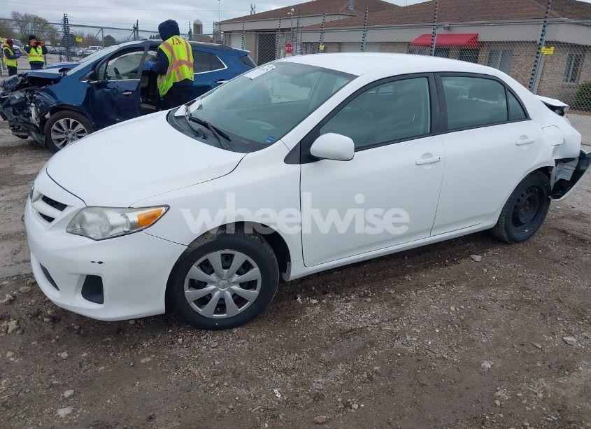 Photo 2 of 2011 Toyota Corolla LE (VIN 2T1BU4EE5BC668913)