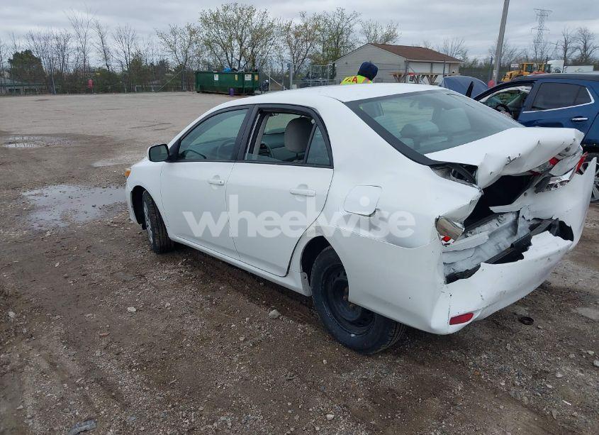 Photo 3 of 2011 Toyota Corolla LE (VIN 2T1BU4EE5BC668913)