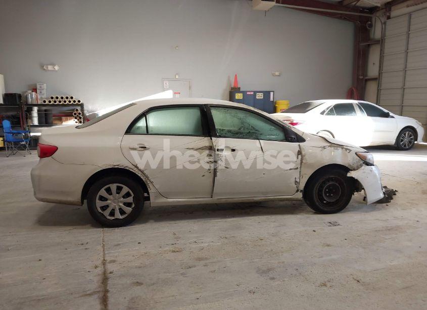 Photo 13 of 2011 Toyota Corolla LE (VIN 2T1BU4EE5BC679233)