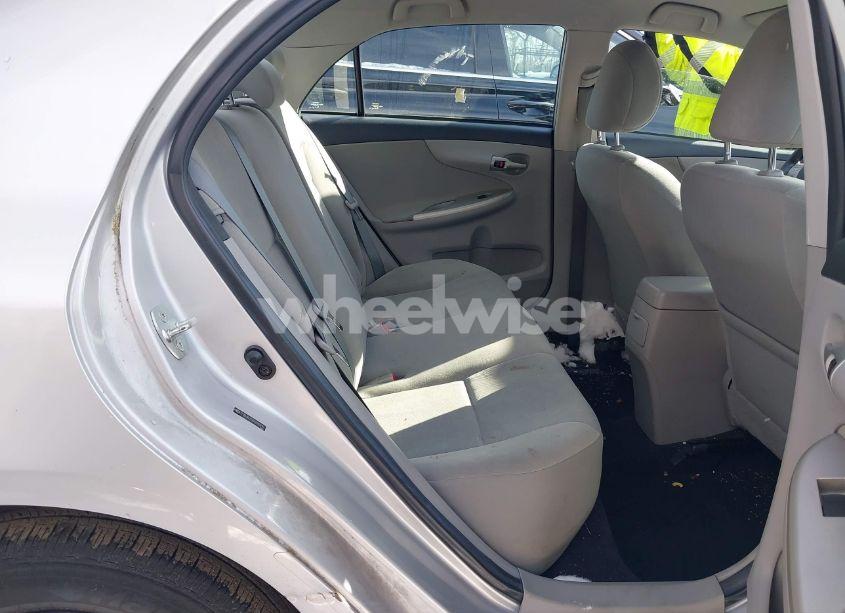 Photo 8 of 2011 Toyota Corolla LE (VIN 2T1BU4EE5BC690815)