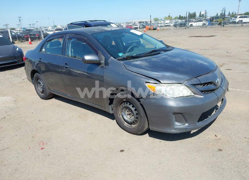 2011 Toyota Corolla LE (VIN 2T1BU4EE5BC734490) main photo