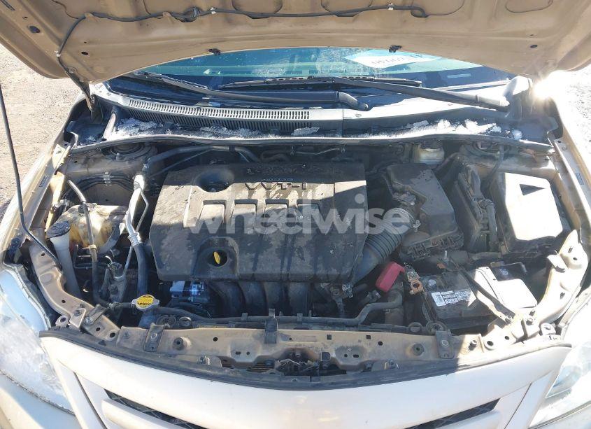 Photo 10 of 2011 Toyota Corolla LE (VIN 2T1BU4EE5BC743822)