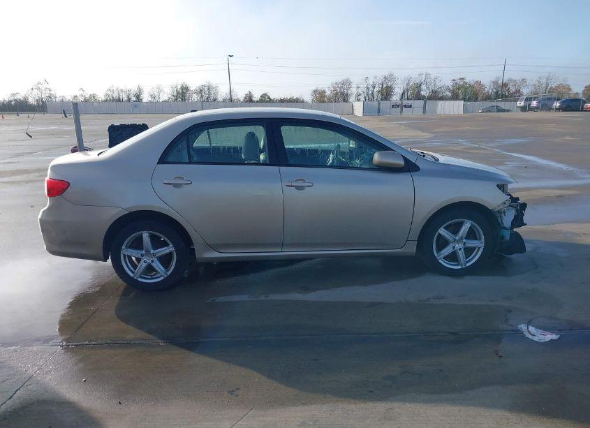 Photo 13 of 2012 Toyota Corolla LE (VIN 2T1BU4EE5CC778734)