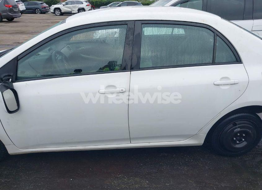 Photo 14 of 2012 Toyota Corolla LE (VIN 2T1BU4EE5CC781133)