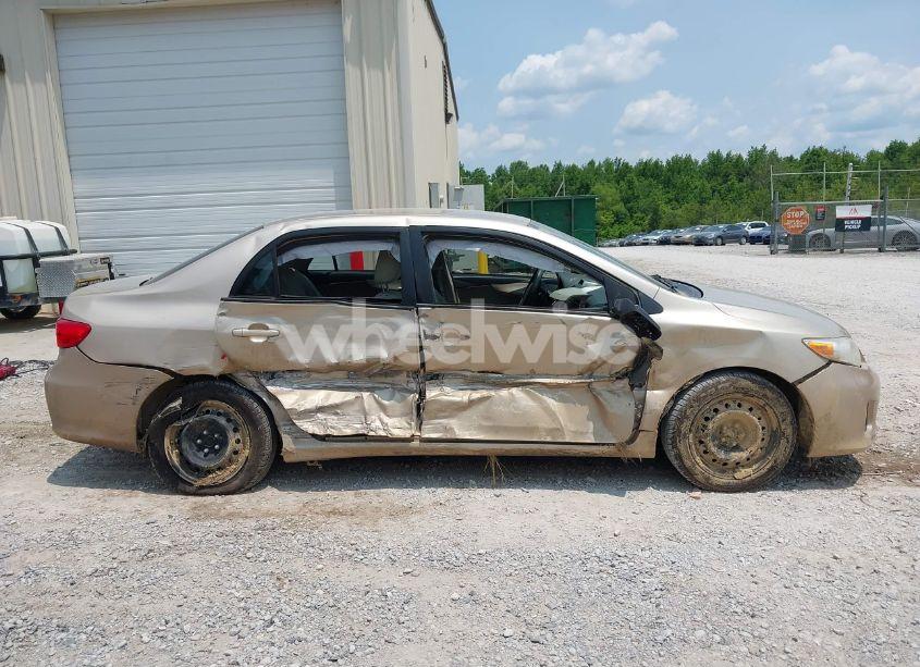 Photo 13 of 2012 Toyota Corolla LE (VIN 2T1BU4EE5CC838382)