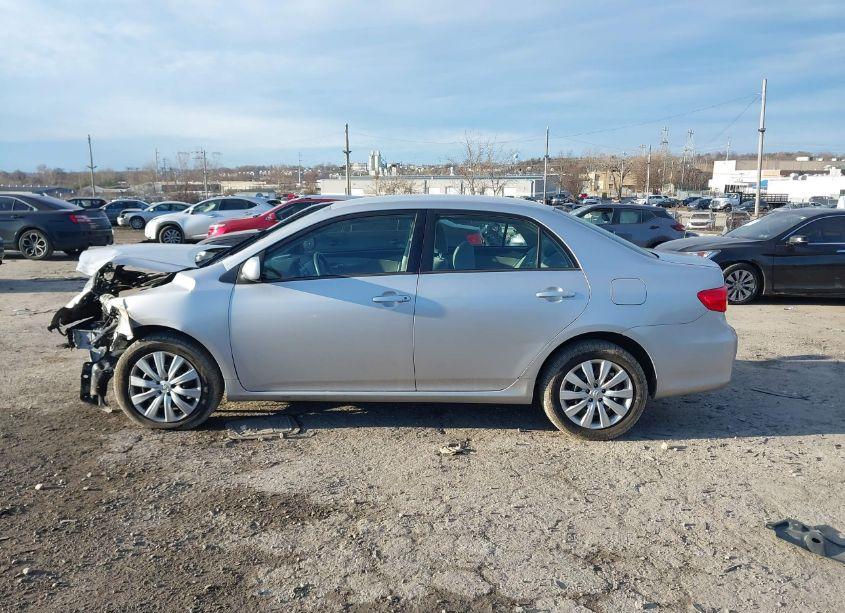 Photo 13 of 2012 Toyota Corolla LE (VIN 2T1BU4EE5CC861578)