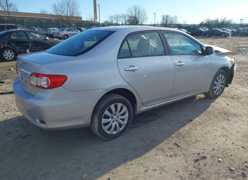 Photo 4 of 2012 Toyota Corolla LE (VIN 2T1BU4EE5CC861578)