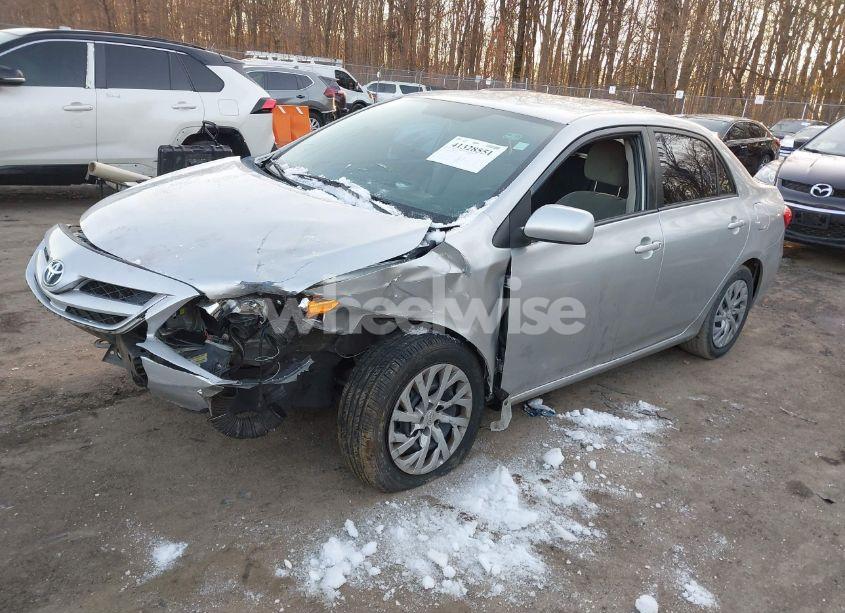 Photo 2 of 2012 Toyota Corolla LE (VIN 2T1BU4EE5CC873133)
