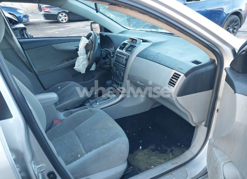 Photo 5 of 2012 Toyota Corolla LE (VIN 2T1BU4EE5CC873133)