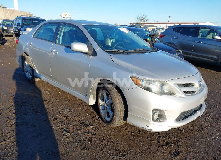 2012 Toyota Corolla S (VIN 2T1BU4EE5CC887632) main photo