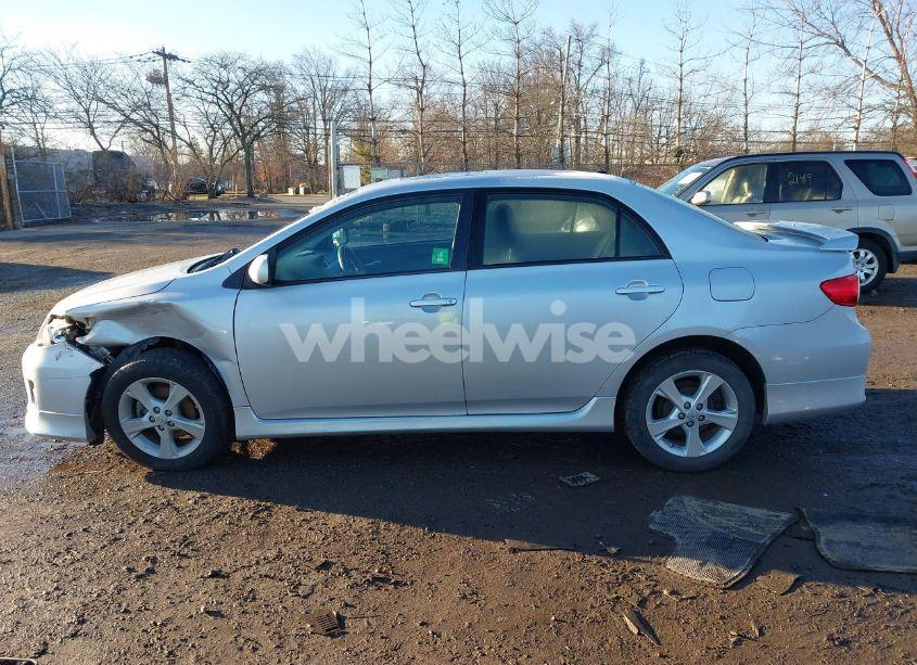 Photo 14 of 2012 Toyota Corolla S (VIN 2T1BU4EE5CC887632)