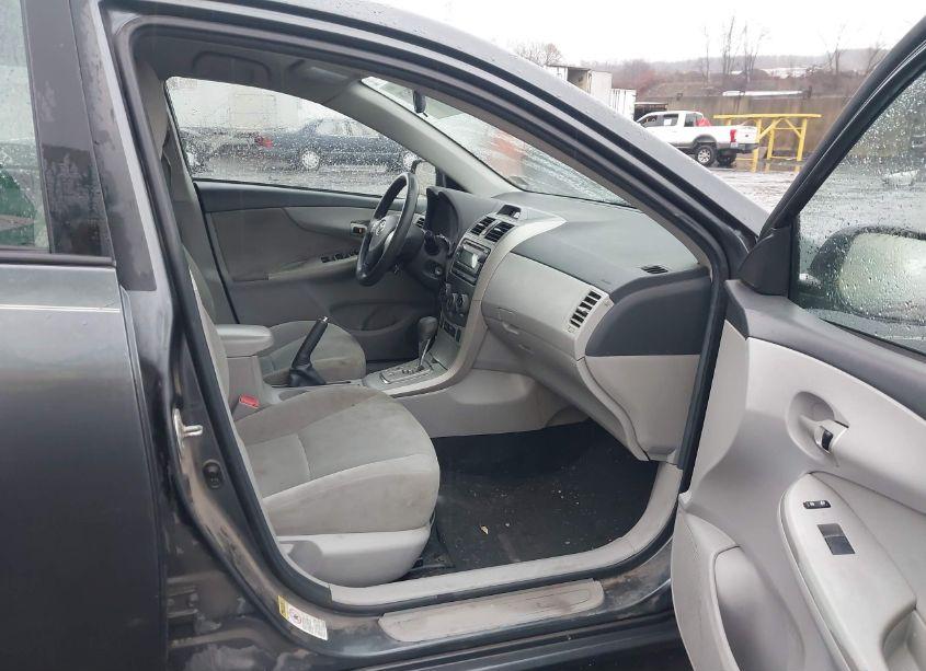 Photo 5 of 2012 Toyota Corolla LE (VIN 2T1BU4EE5CC913565)