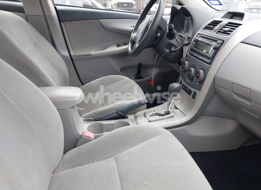 Photo 5 of 2012 Toyota Corolla LE (VIN 2T1BU4EE5CC917051)