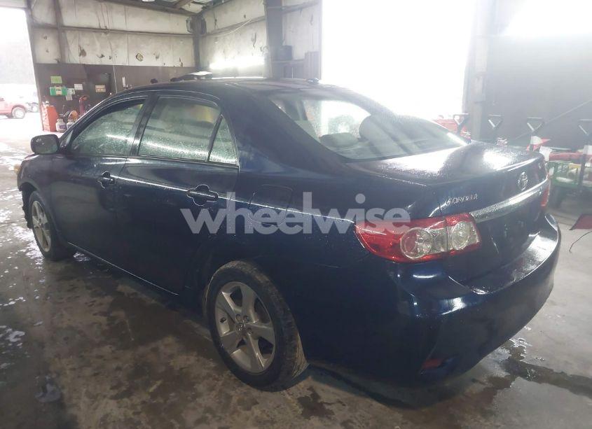 Photo 3 of 2012 Toyota Corolla LE (VIN 2T1BU4EE5CC918068)